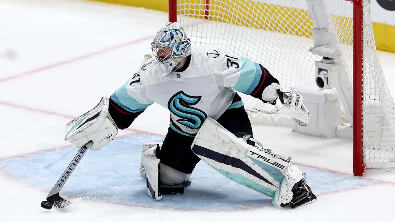 Philipp Grubauer photo