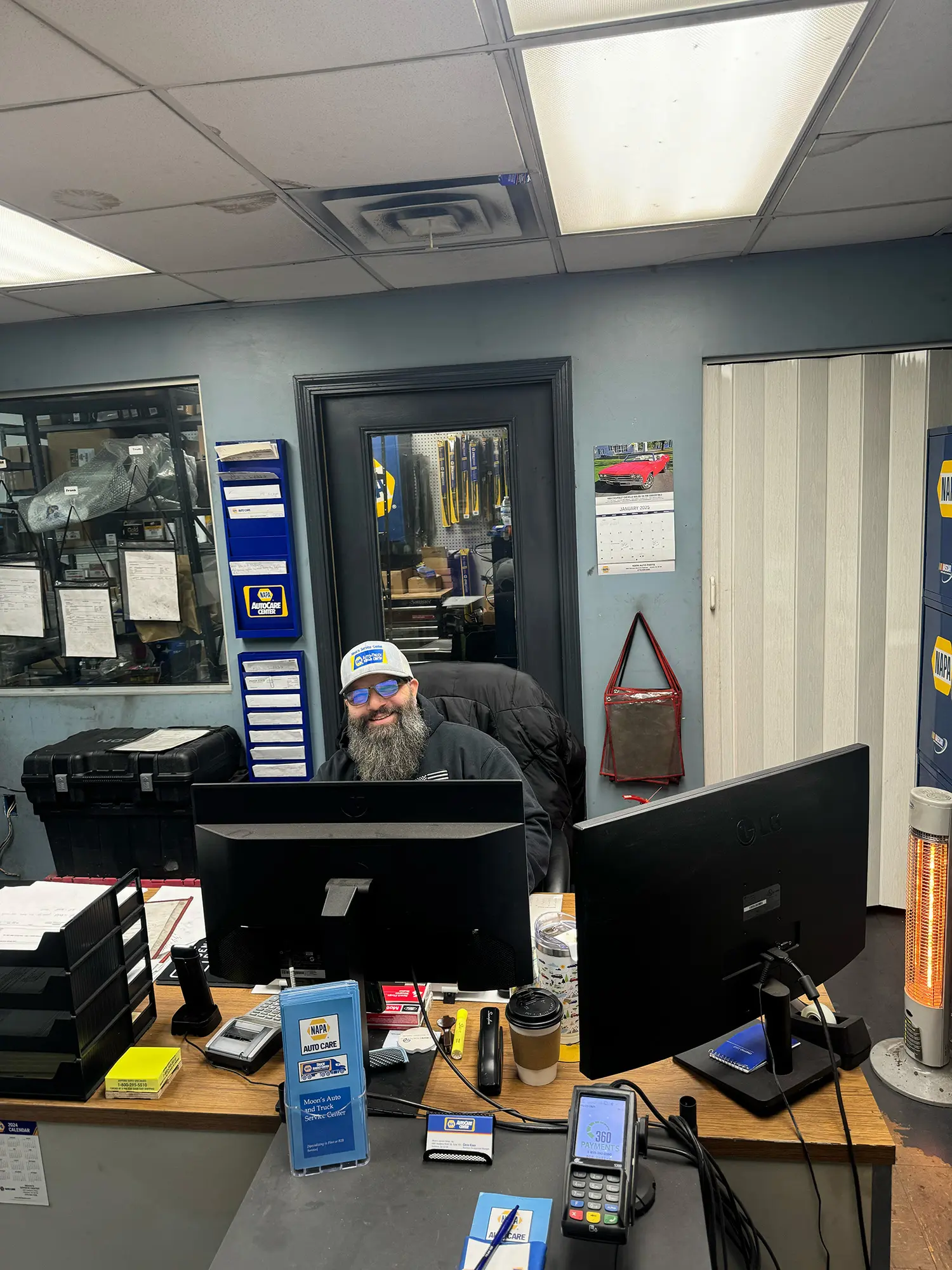 Moon's Auto Center Library Image