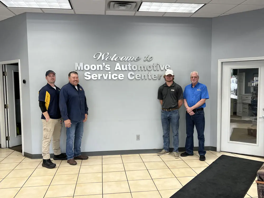Moon's Auto Center Library Image