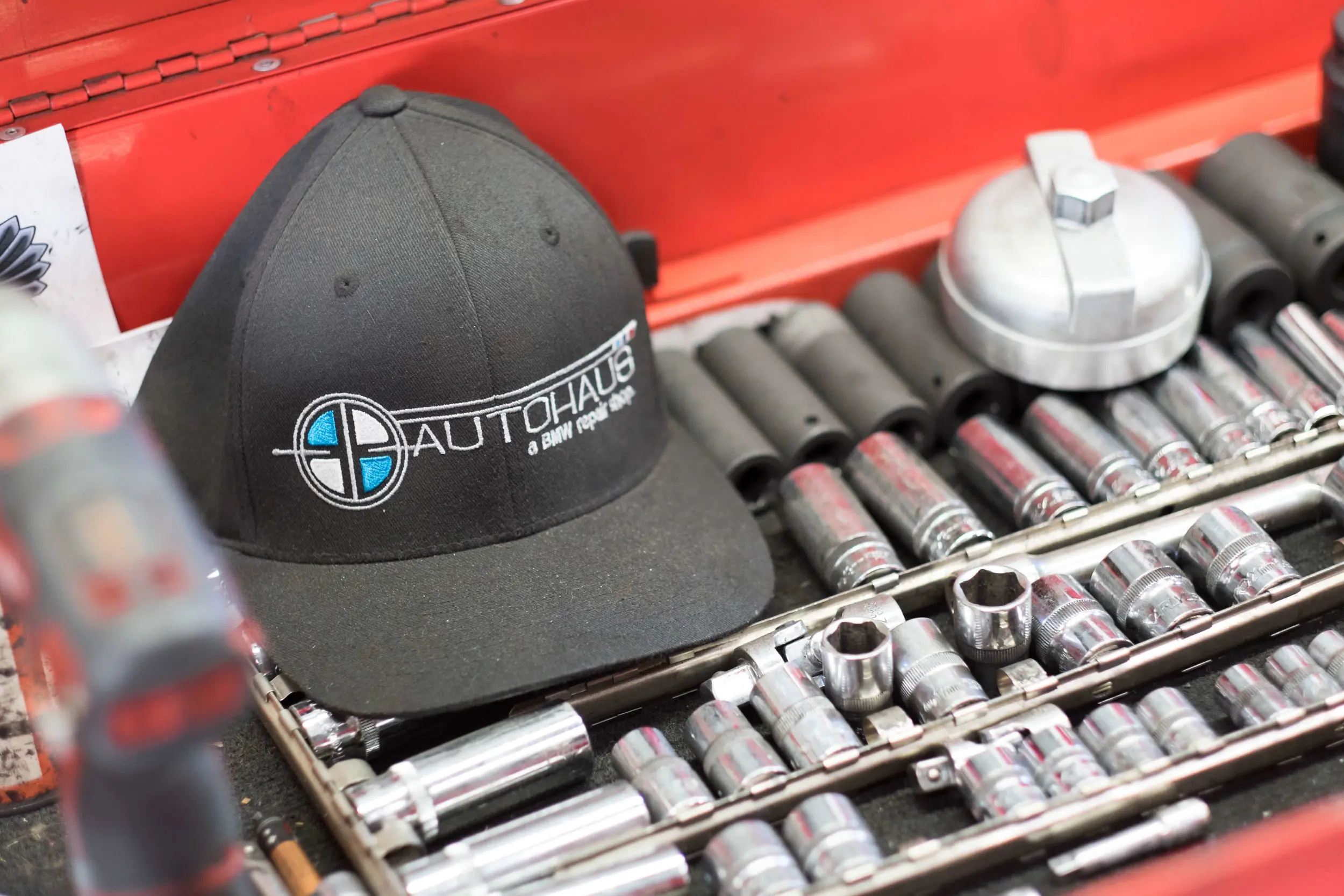 B and B Autohaus Library Image