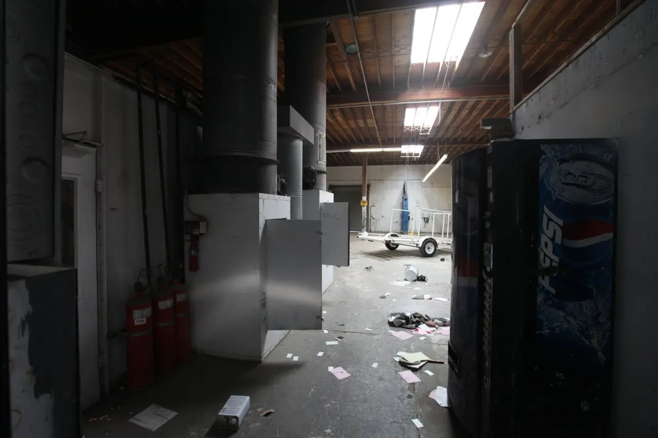 B and B Autohaus Library Image