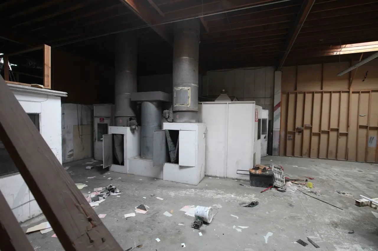 B and B Autohaus Library Image