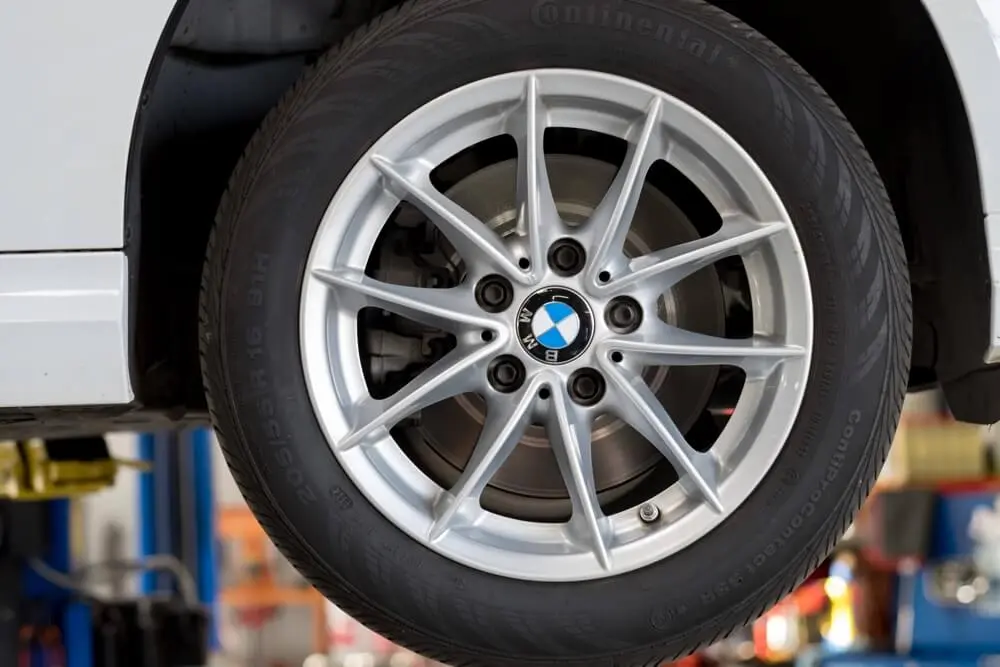 B and B Autohaus Library Image