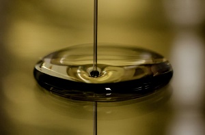 Conventional vs. Synthetic Motor Oil Image
