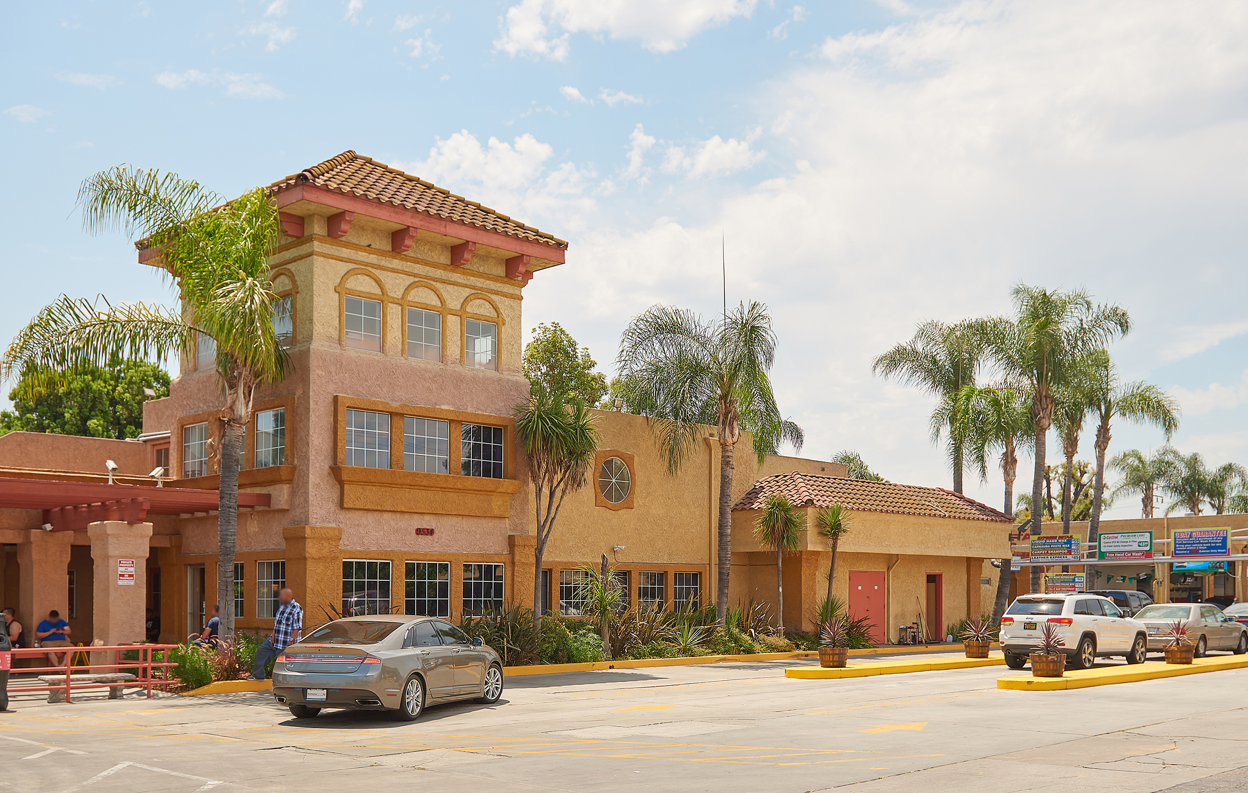 Downey Hand Car Wash & Detail Center: About Us 1st Image