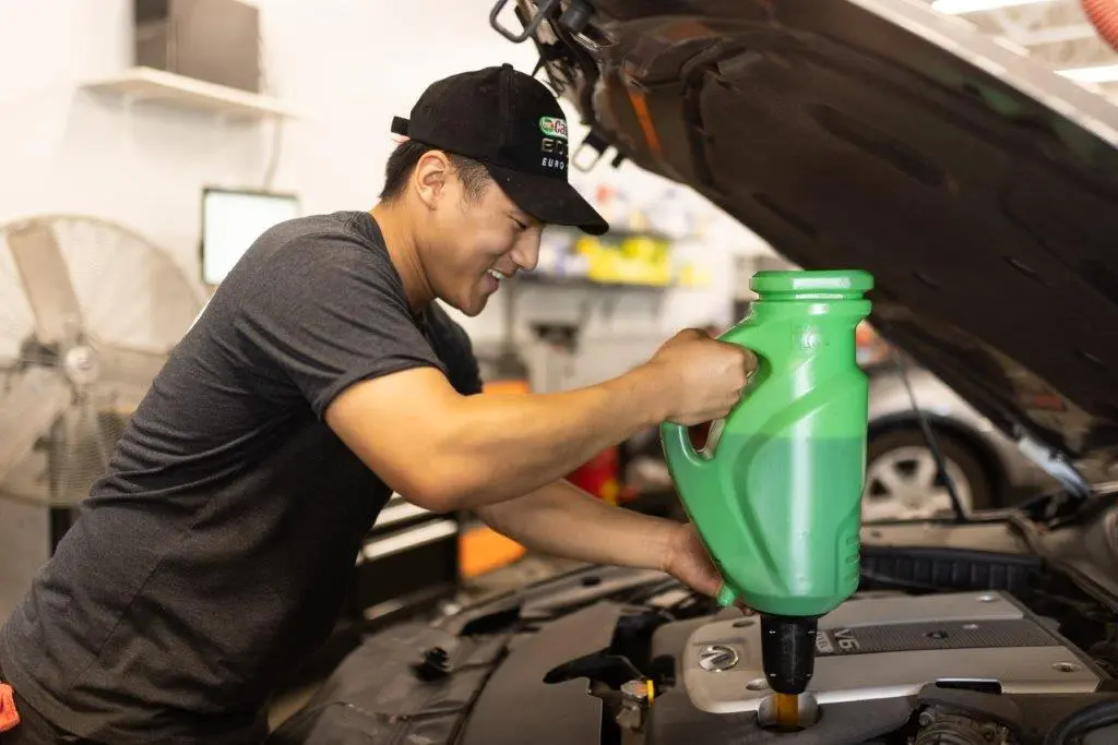 Joey_s Auto Shop (small) (110).jpg