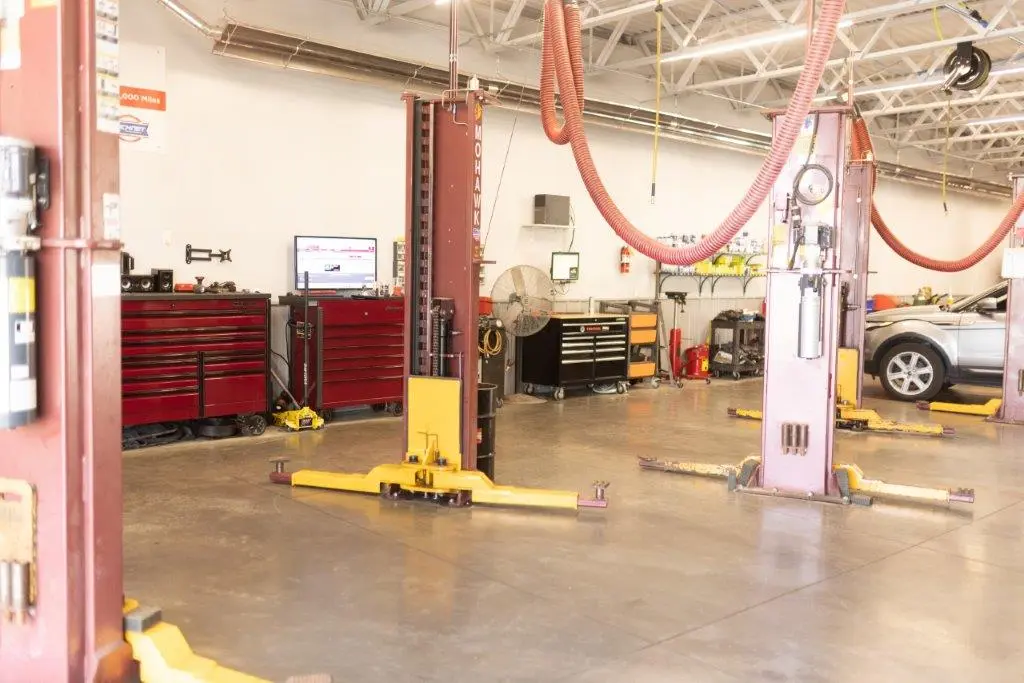 Joey_s Auto Shop (small) (53).jpg