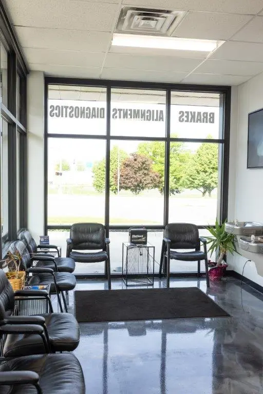 Joey_s Auto Shop (small) (63).jpg