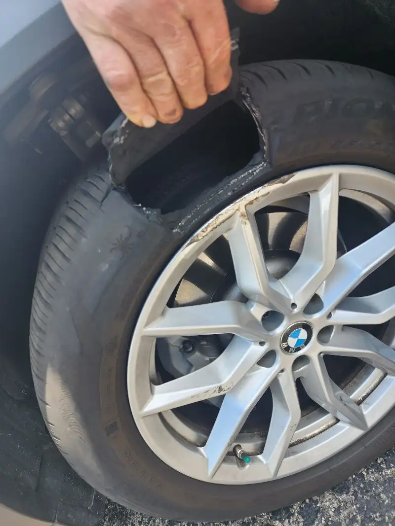 How Does a Run-Flat Tire Work? Exploring the Technology Behind This Automotive Innovation Image