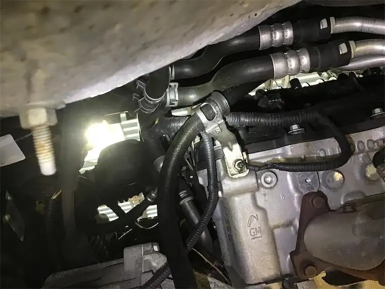 What happens when the power steering hoses leak? Image