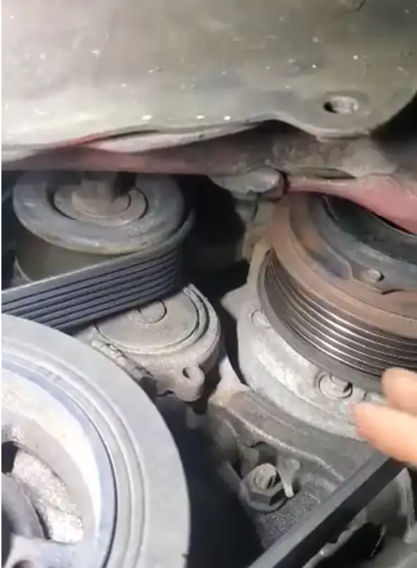 Can my belt tensioner cause my battery light to come on? Image