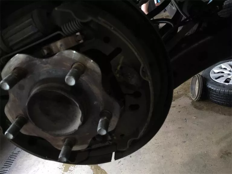 How brake drums work. Image