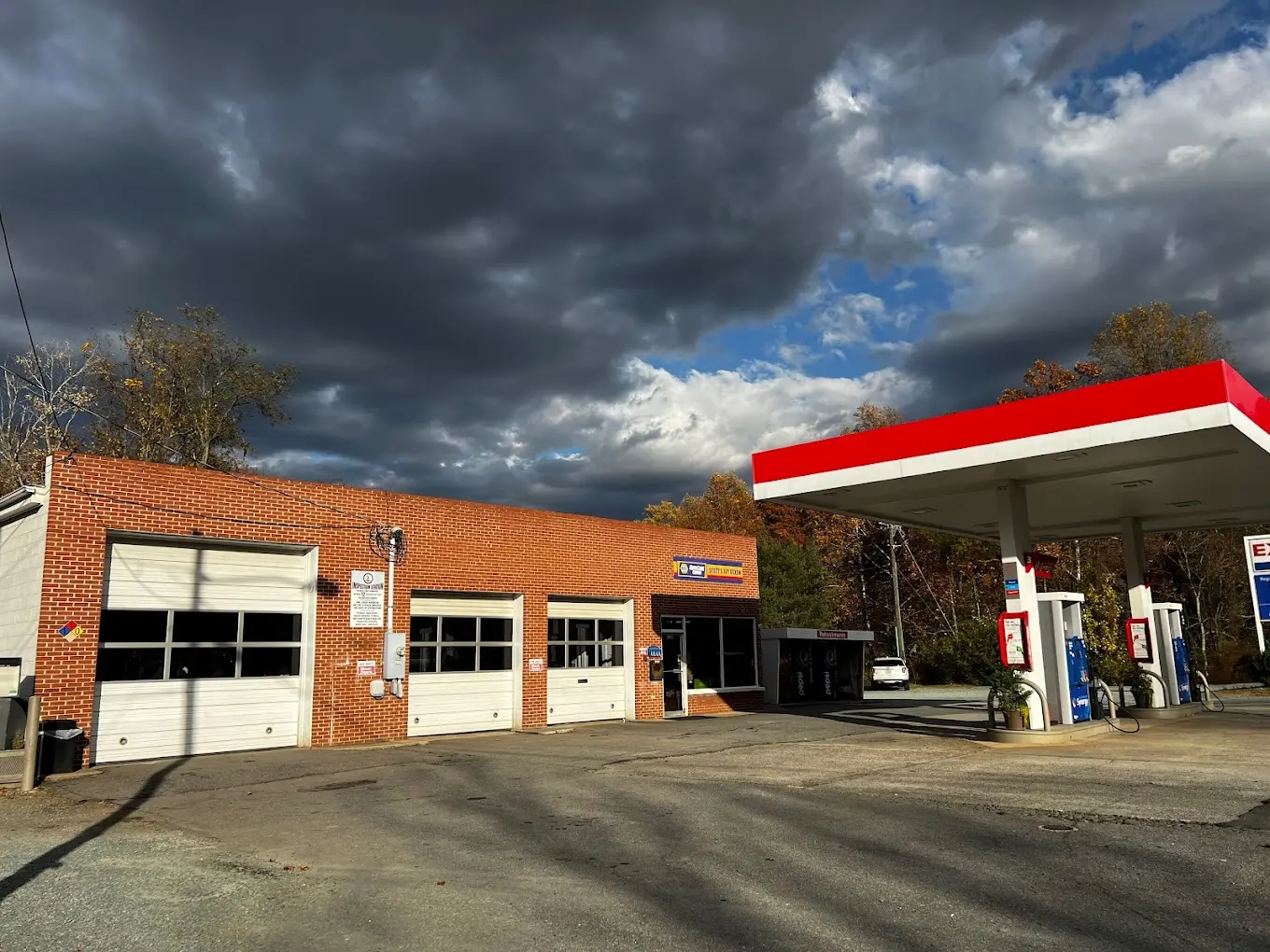 Scott's Ivy Exxon: About Us 1st Image