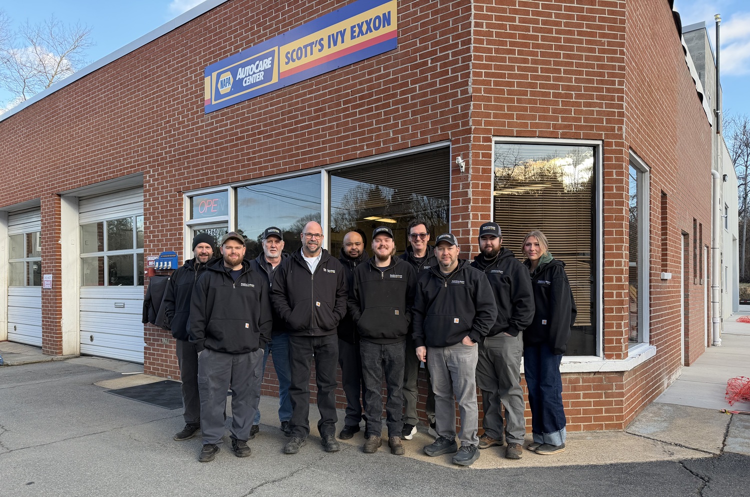 Scott's Ivy Exxon Automotive & Tire: Staff Page Image