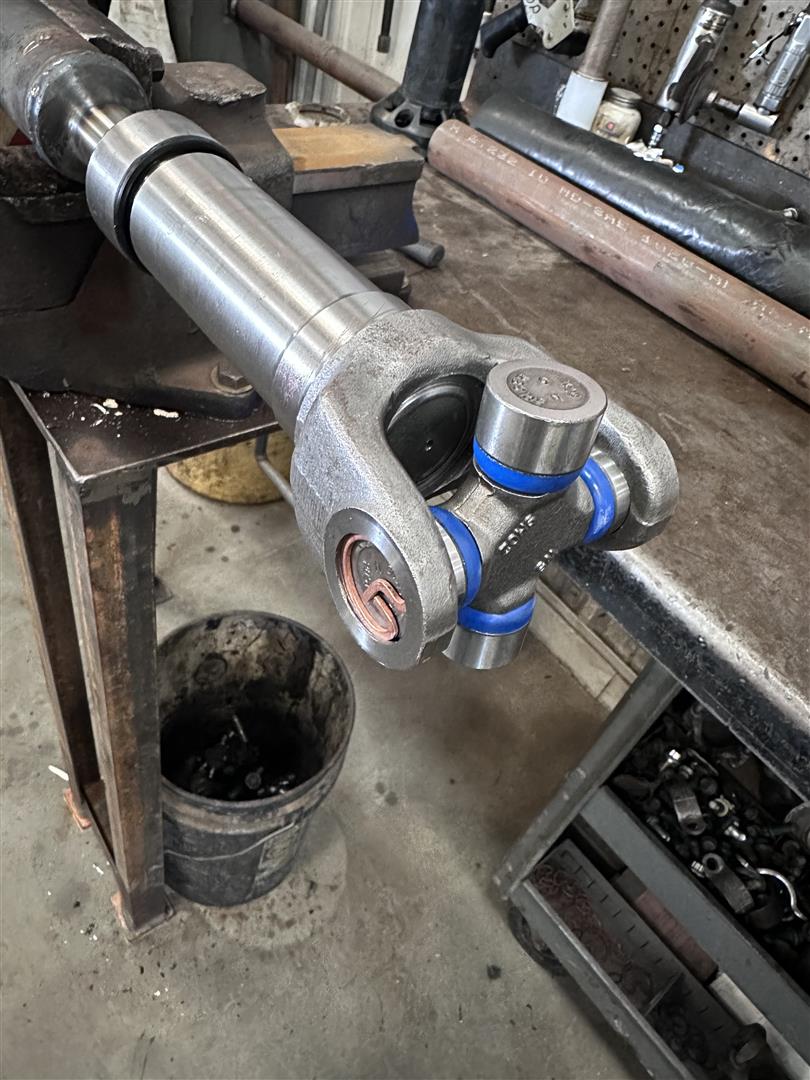 How To Tell if Your Driveshaft is Bad Image