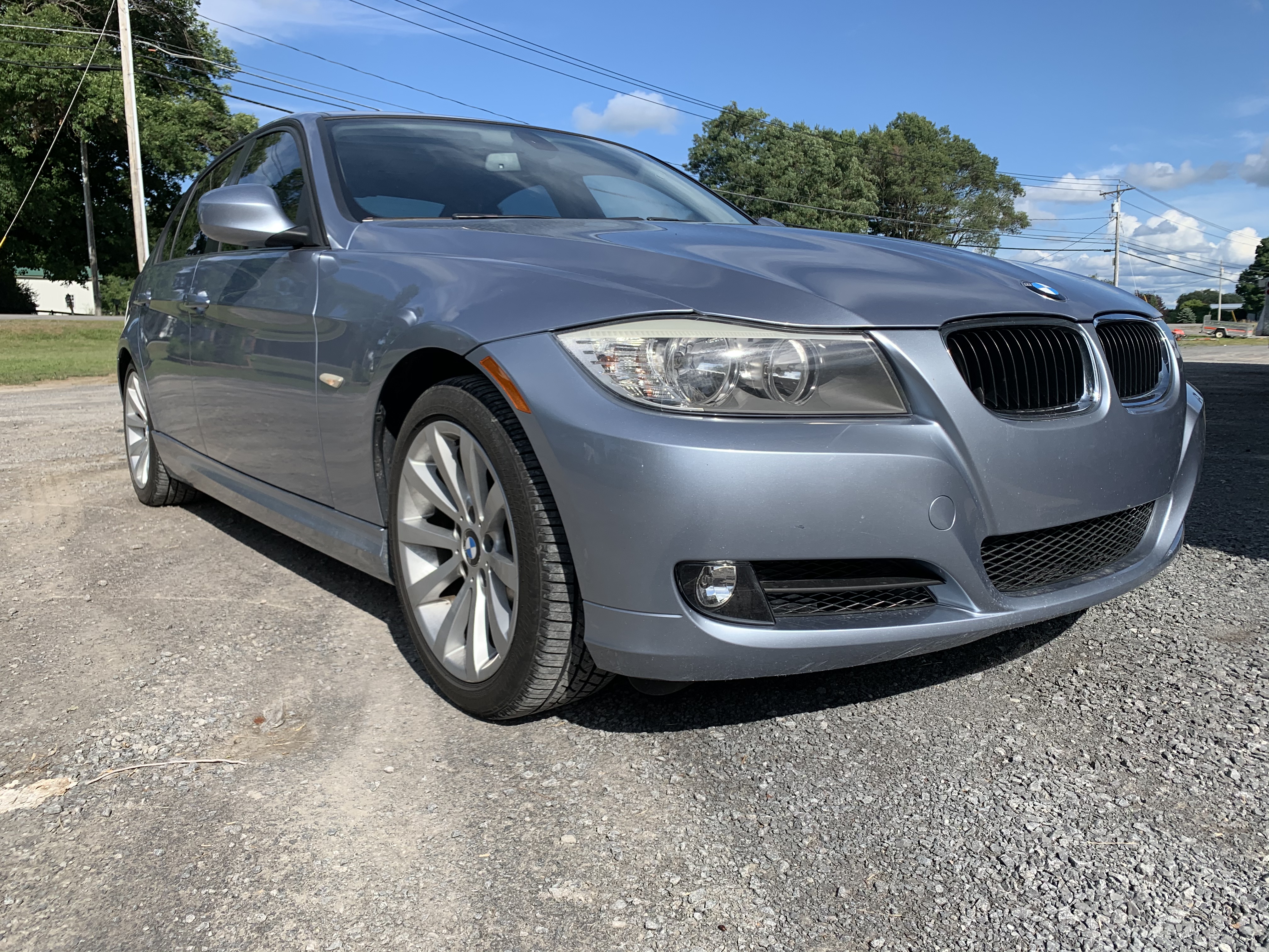 Why Do My BMW Headlights Flicker Image