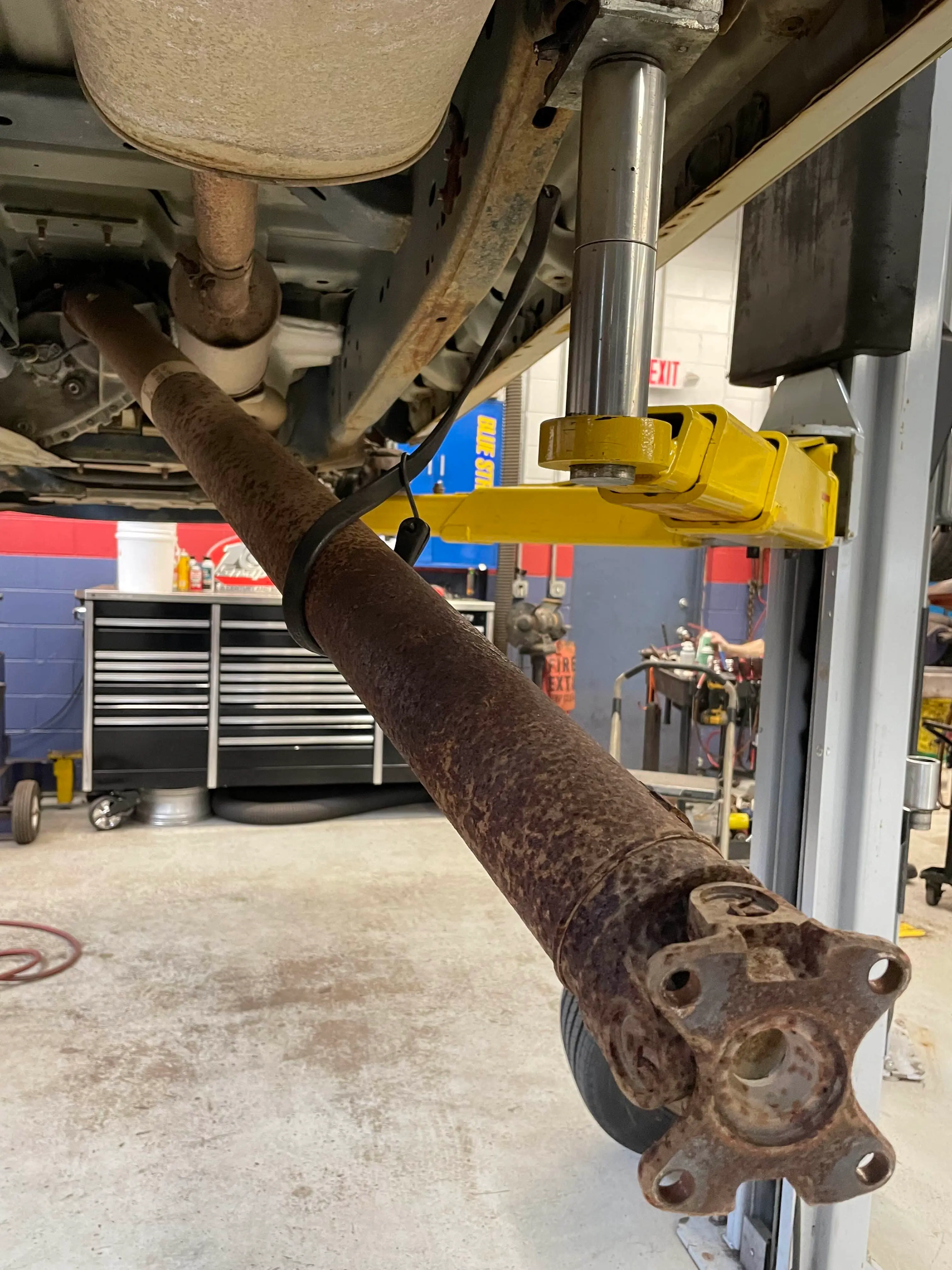 What is a car axle? Image