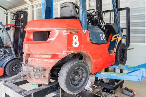 Forklift Repair Service Image