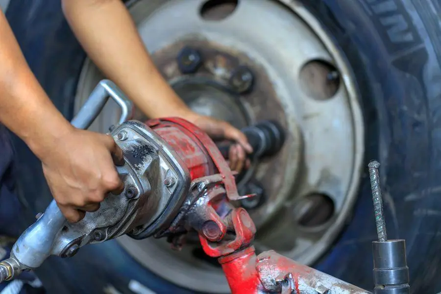 Heavy Duty Truck Repair Service Image